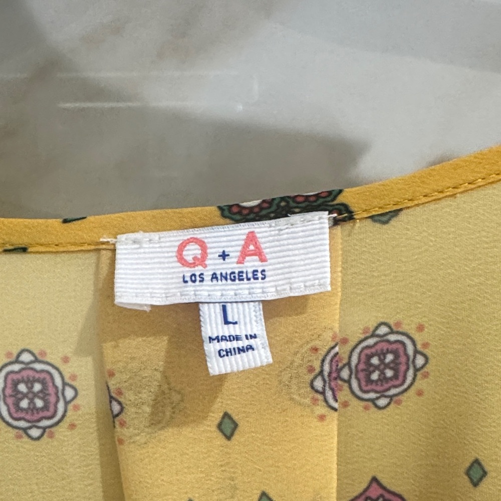 Q+A Los Angeles Yellow Patterned Top